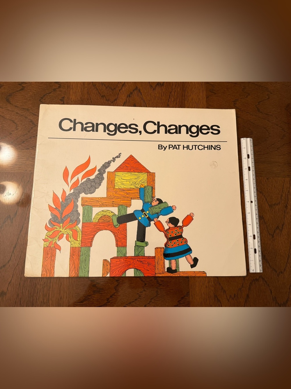Changes, Changes by Pat Hutchins - Illustrated Kids Book WITHOUT WORDS